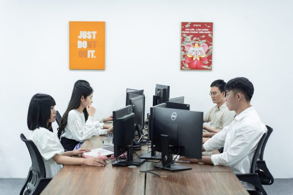 nkktech-global-image-scroll-10