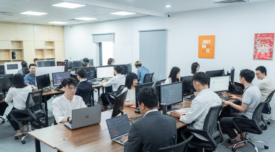 nkktech-global-image-scroll-17